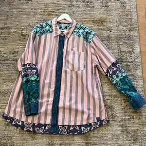 We The Free medium patchwork button up top. Tunic length. Like new.